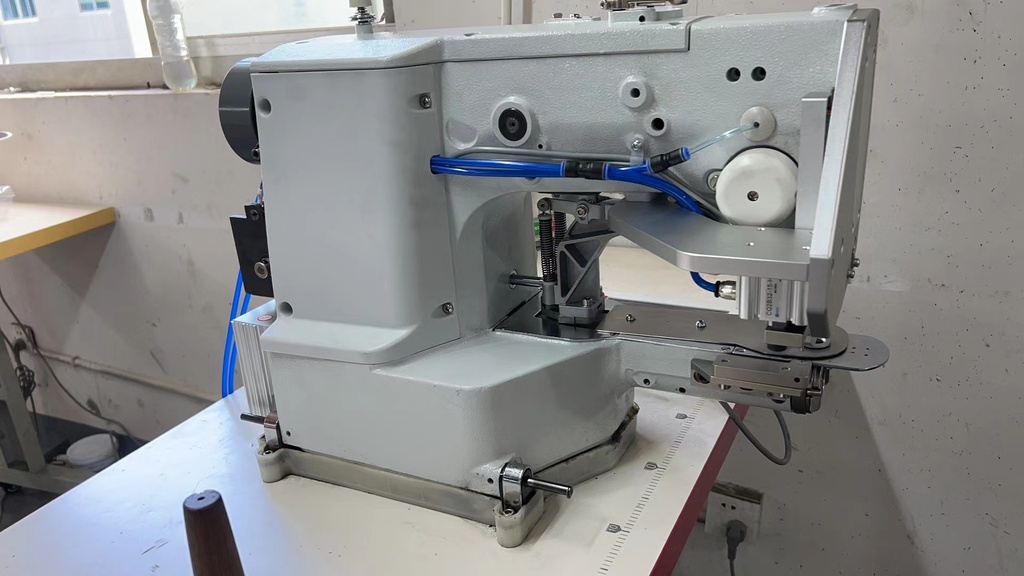 XingChi Model XC-430D-MO Auto punching & sewing machine | Wong Po Wah ...